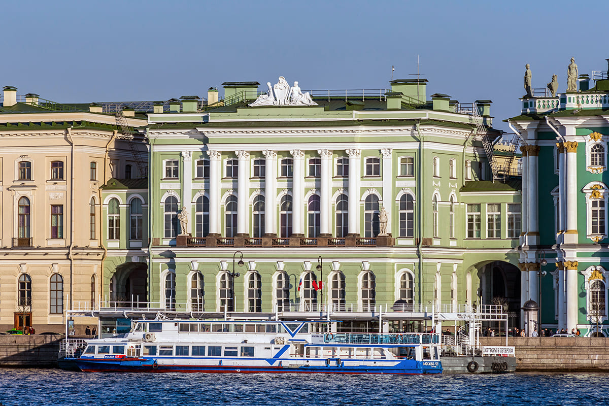 Здание эрмитажа в санкт петербурге фото